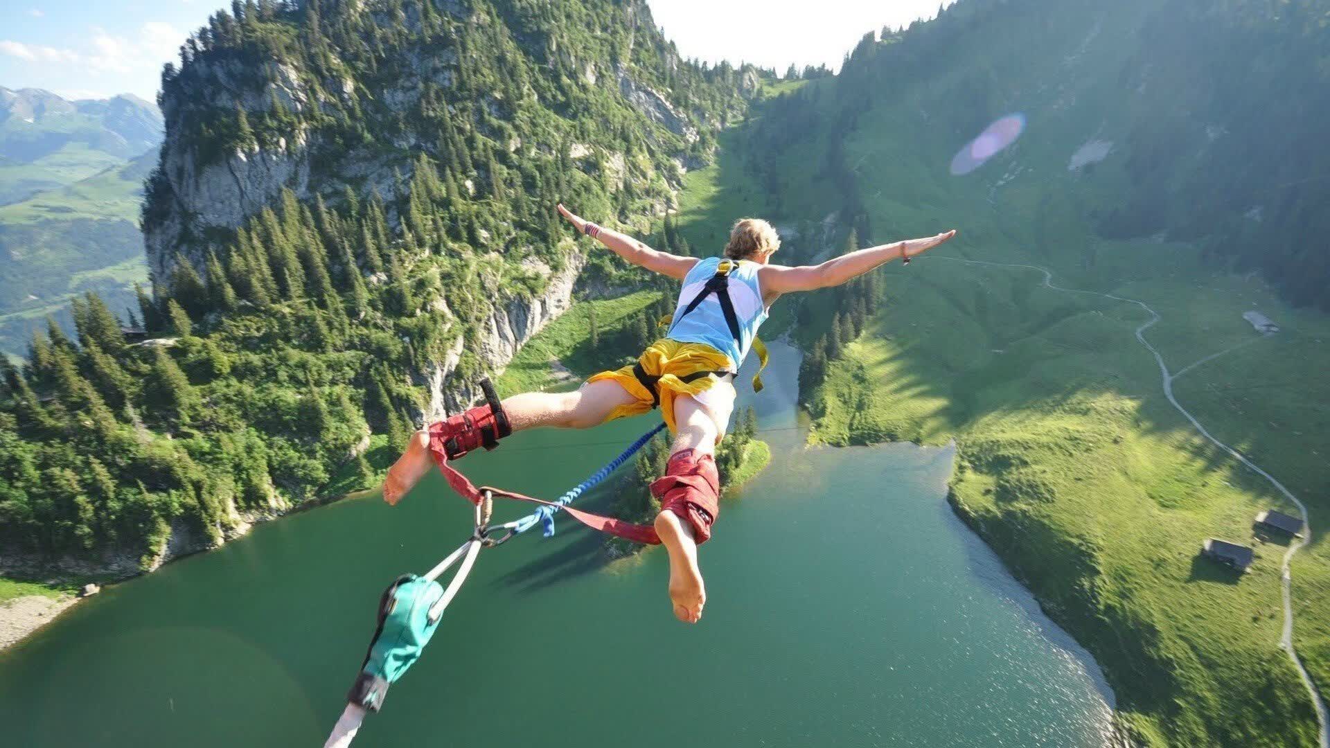 阿贾克斯头球破门+点球绝杀，巴黎圣日耳曼深陷泥潭遭遇联赛三连败，阿贾克斯头球+点球绝杀，巴黎圣日耳曼联赛三连败